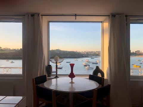 Vue imprenable sur le port Apartment in Ploudalmézeau