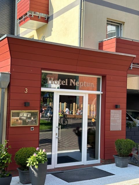 Property building, Facade/entrance