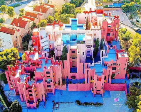 Property building, Day, Neighbourhood, Bird's eye view, Pool view, Street view, Swimming pool