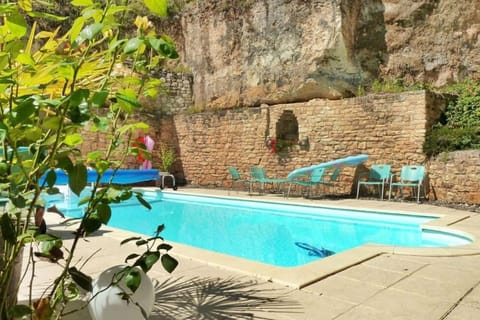 Day, Natural landscape, Pool view, Swimming pool, sunbed