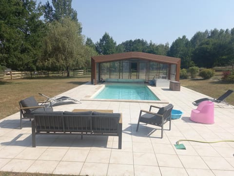 Chalet au cœur de la nature Bed and Breakfast in Centre-Val de Loire