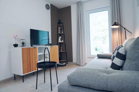 TV and multimedia, Seating area, Evening entertainment