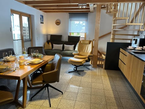 Kitchen or kitchenette, Seating area, Dining area