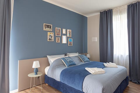 Bed, Photo of the whole room, Bedroom, wardrobe, air conditioner, air conditioner