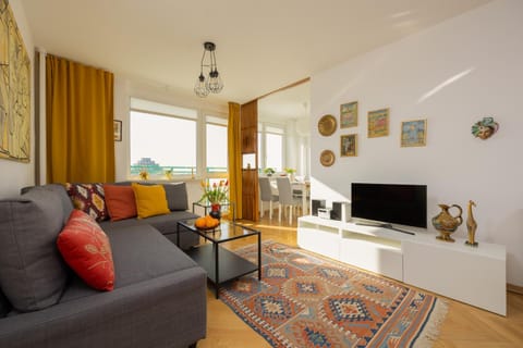Communal lounge/ TV room, Living room