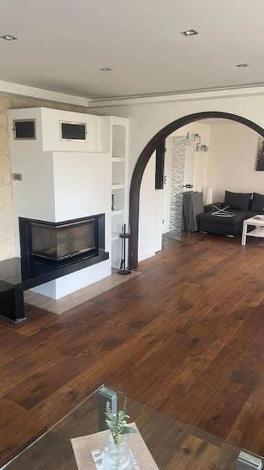 Communal lounge/ TV room, TV and multimedia, Living room, Seating area, Evening entertainment