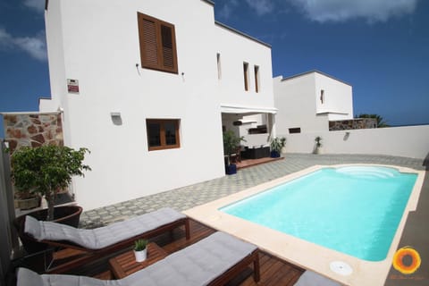 Facade/entrance, Swimming pool, Swimming pool