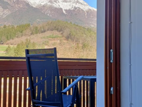 Balcony/Terrace, Mountain view