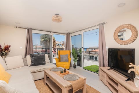 TV and multimedia, Living room, Seating area
