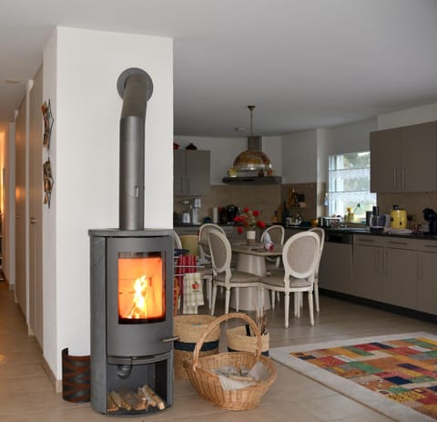 Charming House with Jacuzzi in Montilliez House in Canton of Vaud