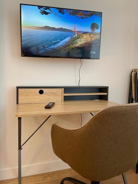 TV and multimedia, Business facilities