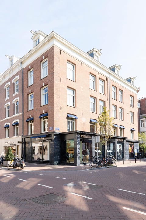 Property building, Facade/entrance