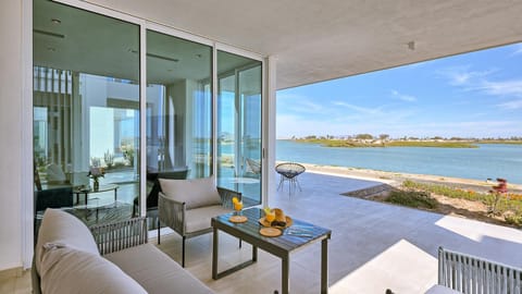 Day, Balcony/Terrace