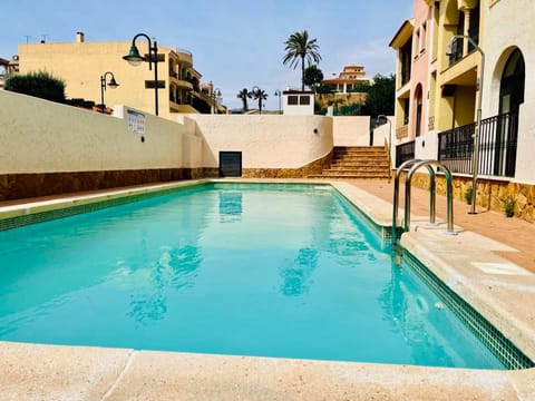 Property building, Day, Pool view, Swimming pool