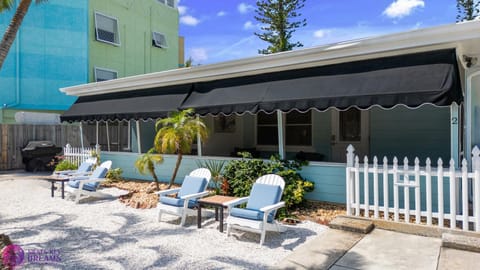 Patio, Facade/entrance, Balcony/Terrace, Balcony/Terrace, Quiet street view, sunbed