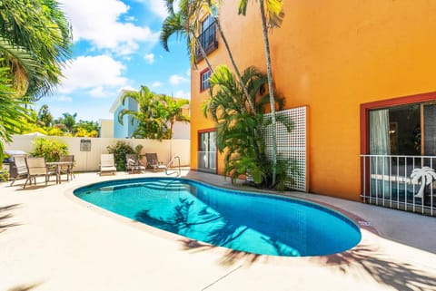 Patio, BBQ facilities, Seating area, Dining area, Pool view, Swimming pool, internet, sunbed