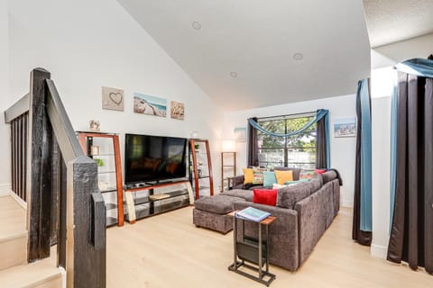 West Palm Beach Lake House Near Beaches! House in Lakeside Green