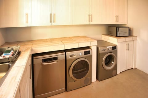 dishwasher, laundry, washing machine, dryer