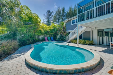 Come enjoy the Private Dock and Heated Pool just a short walk from the White Sandy Beaches House in Anna Maria Island