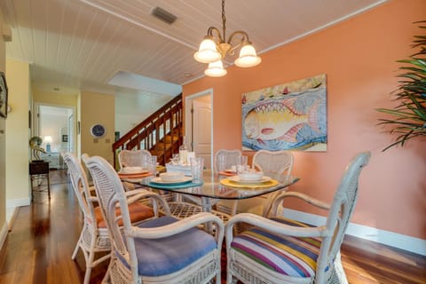 Come enjoy the Private Dock and Heated Pool just a short walk from the White Sandy Beaches House in Anna Maria Island