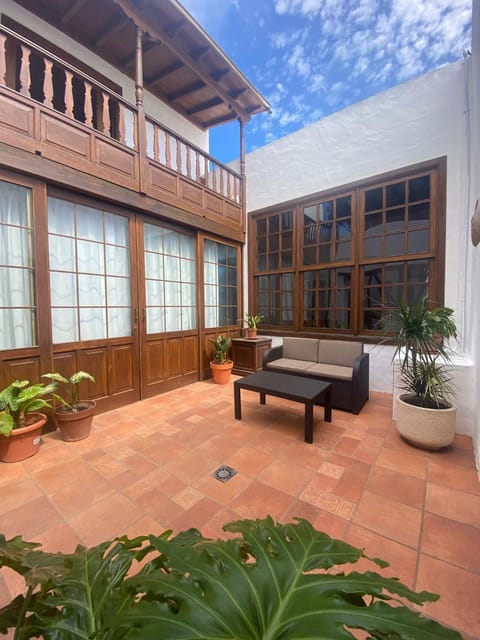 Patio, Day, Balcony/Terrace