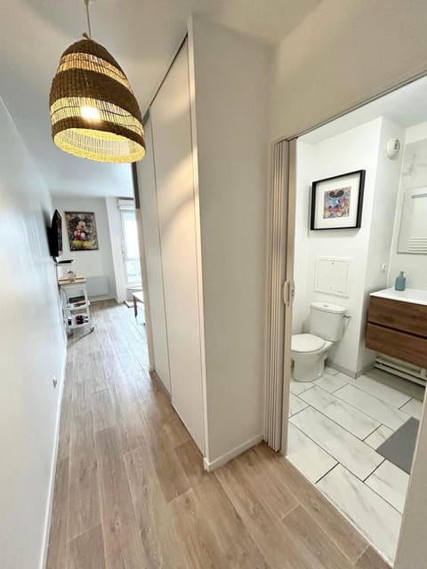 Bathroom, Living room