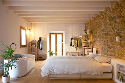 Bed, Photo of the whole room, Bedroom, heating, air conditioner