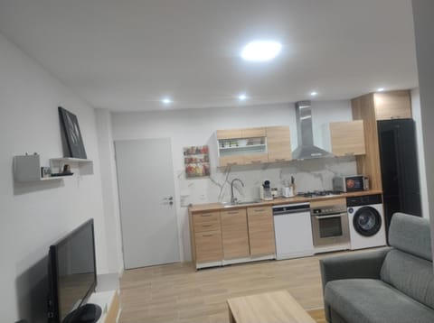 Communal lounge/ TV room, TV and multimedia, Kitchen or kitchenette, Living room, Seating area, Dining area, dishwasher, minibar, pet friendly, stove, toaster, washing machine