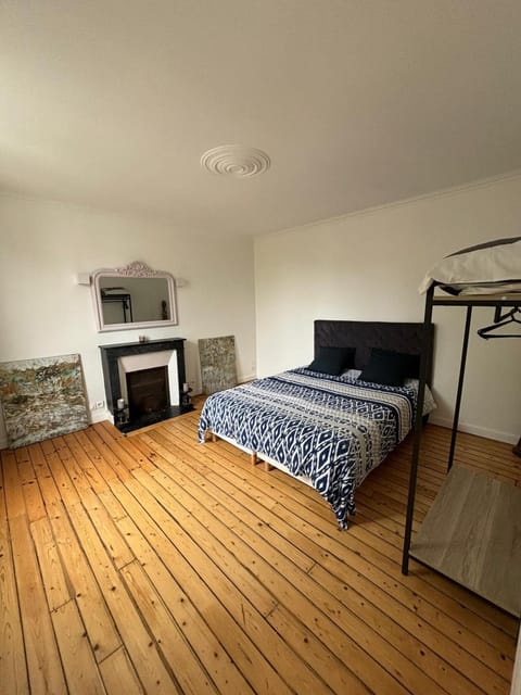 Bed, Photo of the whole room, Bedroom, flat iron