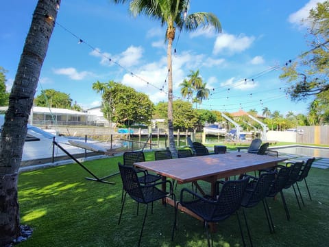 Balcony/Terrace, Dining area, Sea view, Swimming pool
