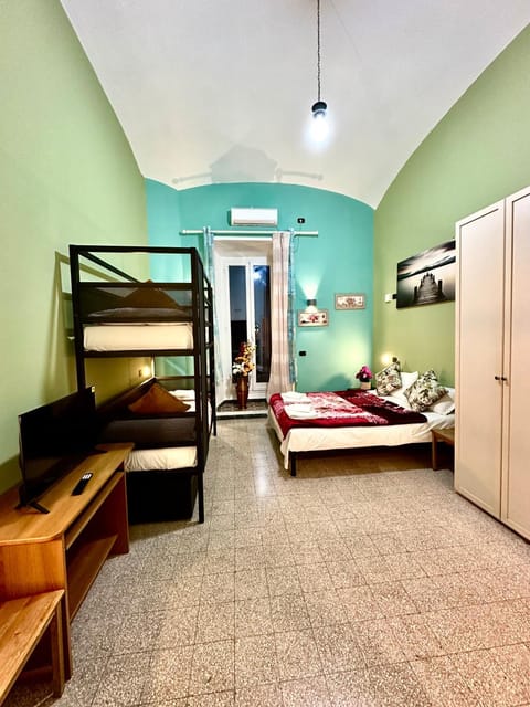 Bed, Bedroom, bunk bed