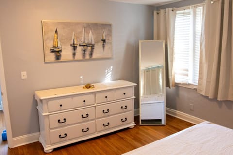 Walk to the beach! Two bedroom unit in the heart of Jax Beach Apartment in Jacksonville Beach