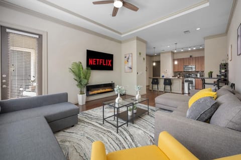 Patio, TV and multimedia, Living room, Photo of the whole room, Seating area, Dining area, Diving, Evening entertainment, fireplace