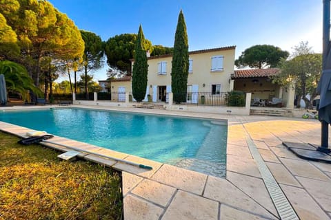 Elegant Provencal Farmhouse - 10 Guests - Pool Villa in Roquebrune-sur-Argens