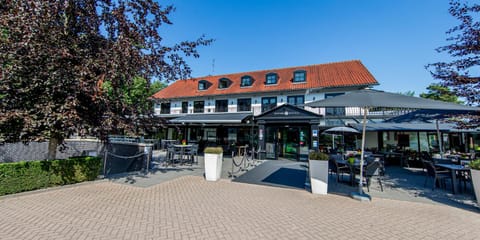 Property building, Location