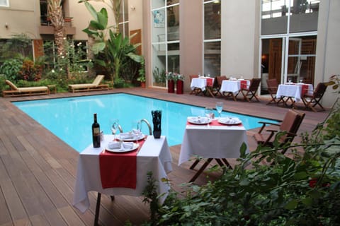 Swimming pool, Swimming pool