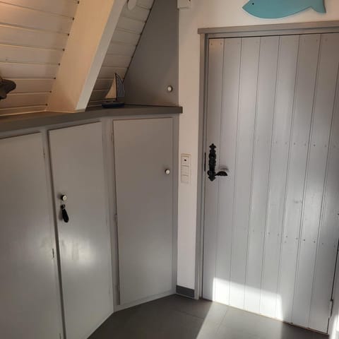 Nurdachhaus Zeltdachhaus Damp House in Damp