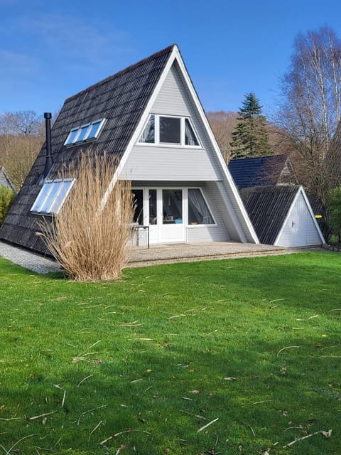 Nurdachhaus Zeltdachhaus Damp House in Damp