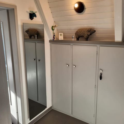 Nurdachhaus Zeltdachhaus Damp House in Damp