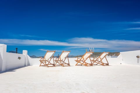 Sea view, sunbed
