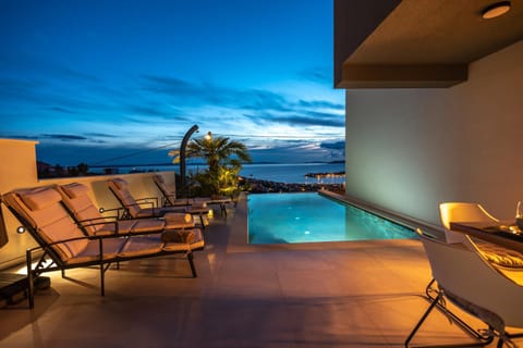 Natural landscape, View (from property/room), Balcony/Terrace, Swimming pool