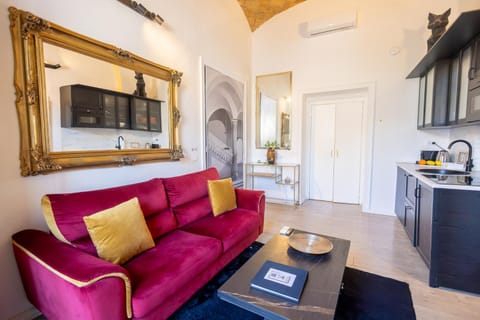TV and multimedia, Kitchen or kitchenette, Living room, Seating area