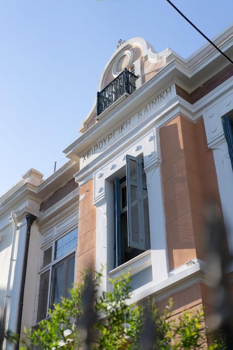 Property building, Day, Landmark view
