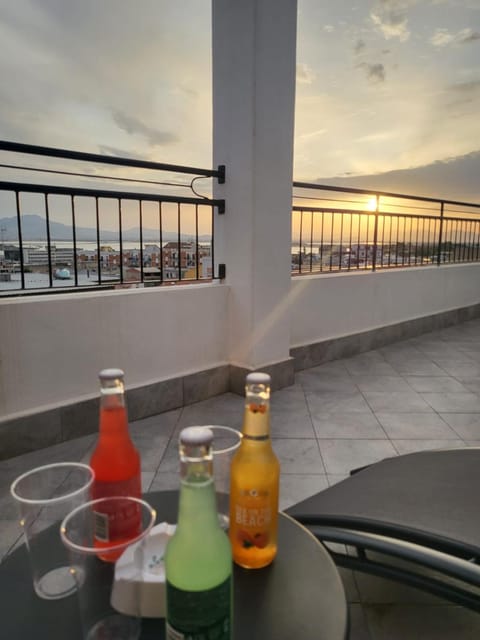 View (from property/room), Balcony/Terrace, Food and drinks, Drinks, Sunset