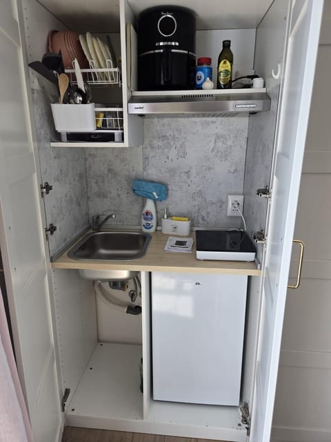 Kitchen or kitchenette, stove