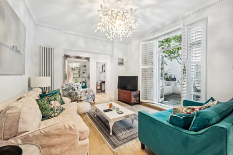 Patio, Living room