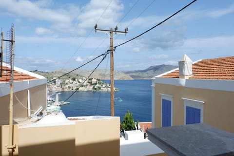 View (from property/room), Balcony/Terrace, City view, Sea view