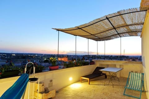 Facade/entrance, Balcony/Terrace