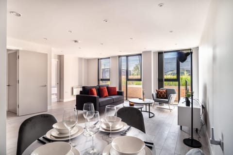 Modern 3 Bedroom Manchester Apartment Apartment in Salford