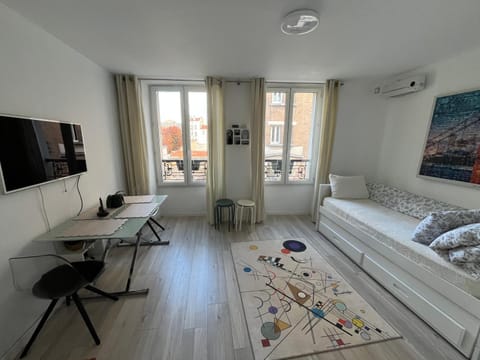 Communal lounge/ TV room, Bed